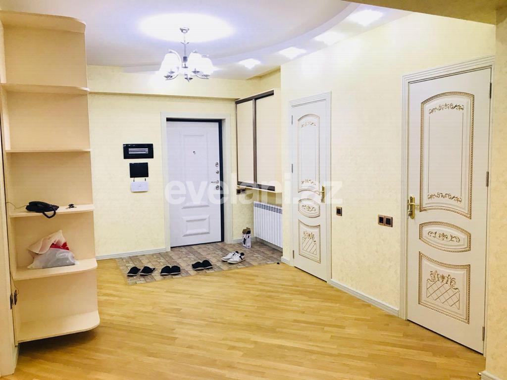 Satılır, yeni tikili, 3 otaqlı, 125 m², Bakı, Nizami r, Qara Qarayev m.