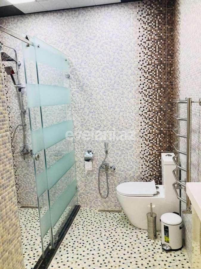 Satılır, yeni tikili, 3 otaqlı, 125 m², Bakı, Nizami r, Qara Qarayev m.