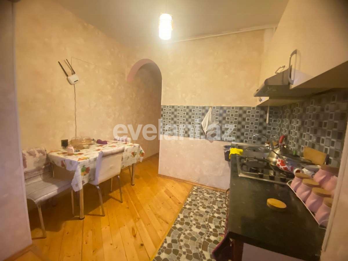 Satılır, köhnə tikili, 2 otaqlı, 60 m², Bakı, Binəqədi r, 9-cu mikrorayon q, Memar Əcəmi m.