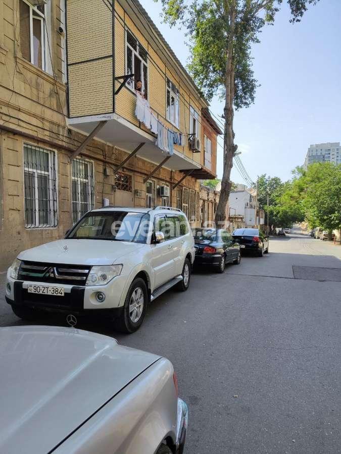 Kirayə verilir, köhnə tikili, 4 otaqlı, 81 m², Bakı, Səbail r, İçəri Şəhər m.