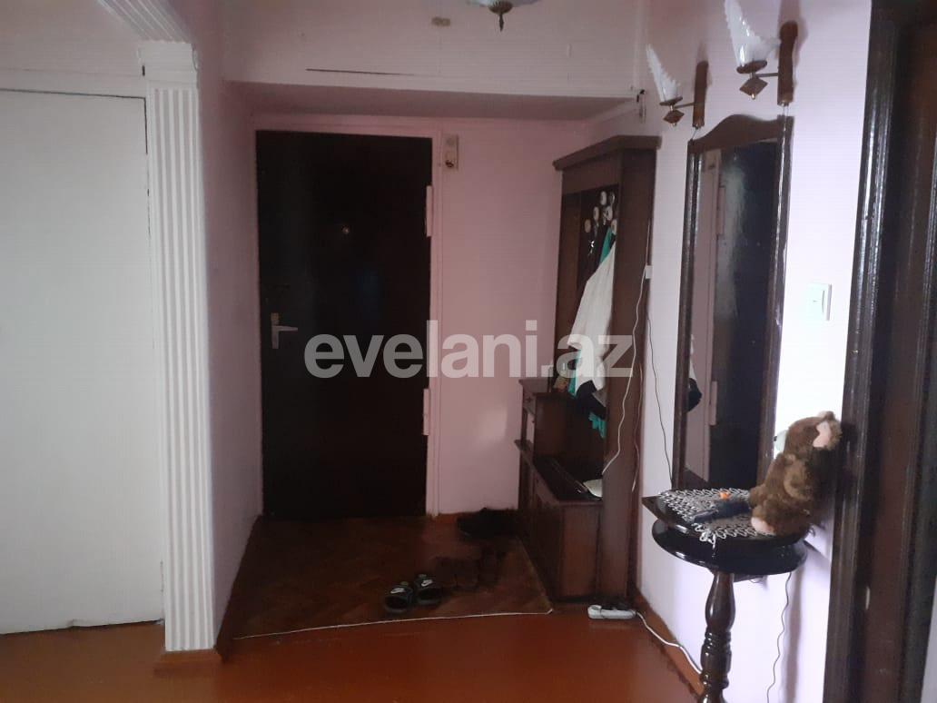 Satılır, köhnə tikili, 3 otaqlı, 70 m², Bakı, Suraxanı r, Qaraçuxur q, Neftçilər m.