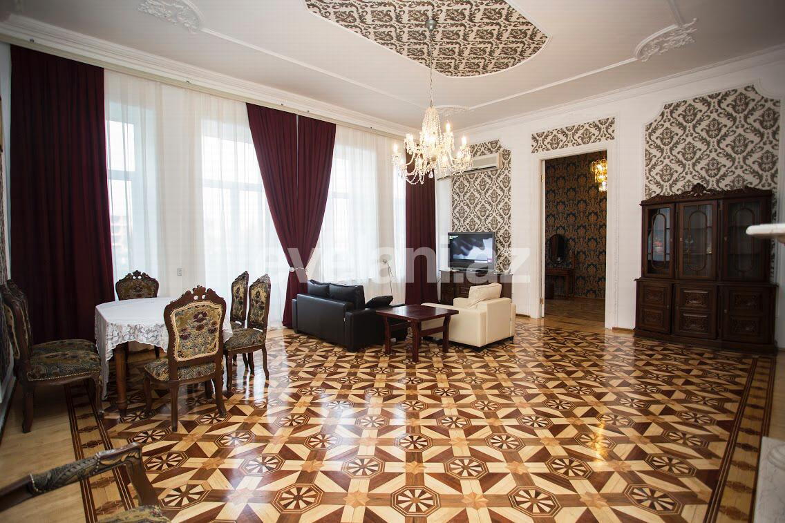 Satılır, köhnə tikili, 4 otaqlı, 160 m², Bakı, Nəsimi r, 28 may m.