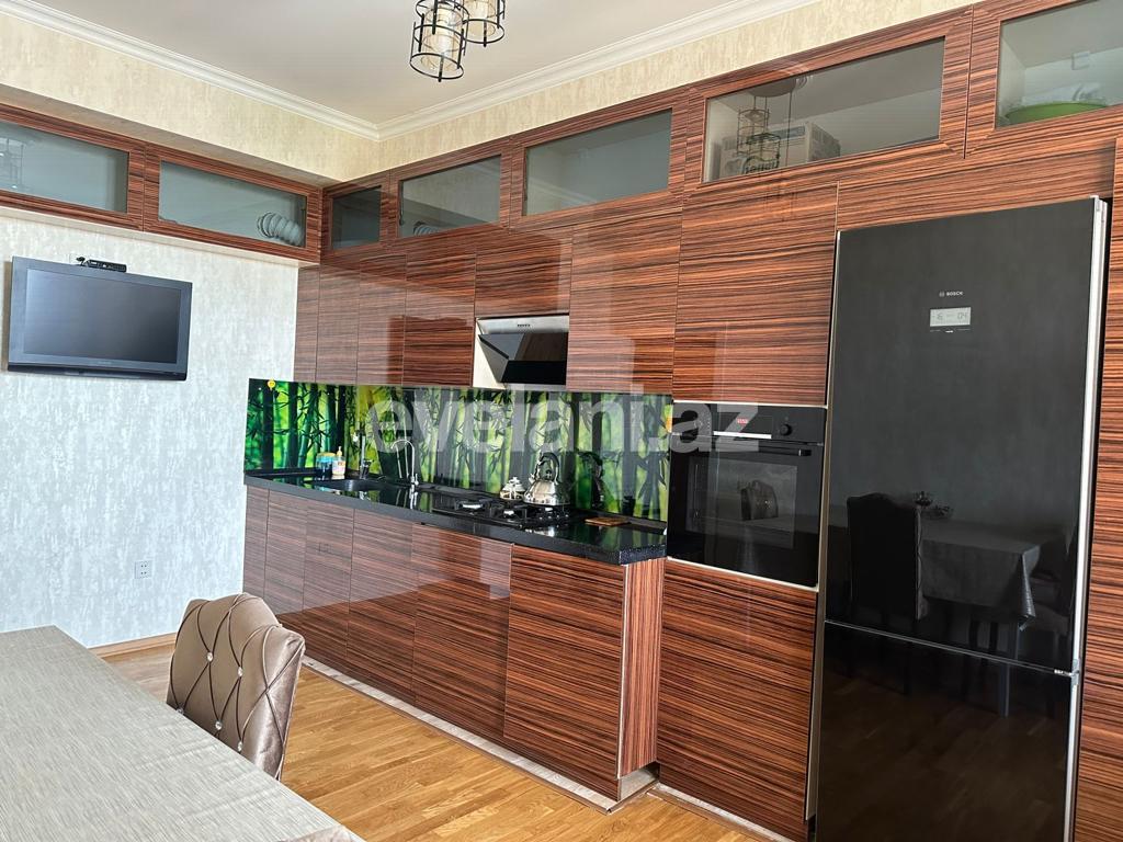 Kirayə verilir, yeni tikili, 3 otaqlı, 115 m², Bakı, Binəqədi r, 8-ci mikrorayon q, Azadlıq prospekti m.