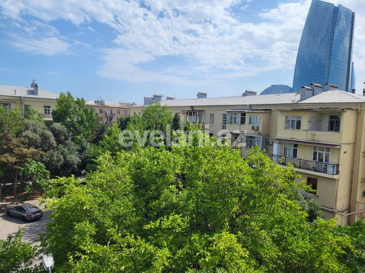 Сдаётся, вторичка, 2-комнаты, 66 m², Баку, Хатаинский r, Шах Исмаил Хатаи m.