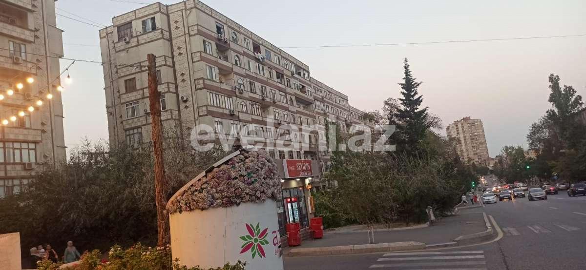 Kirayə verilir, köhnə tikili, 4 otaqlı, 126 m², Bakı, Nəsimi r, 2-ci mikrorayon q, Memar Əcəmi m.