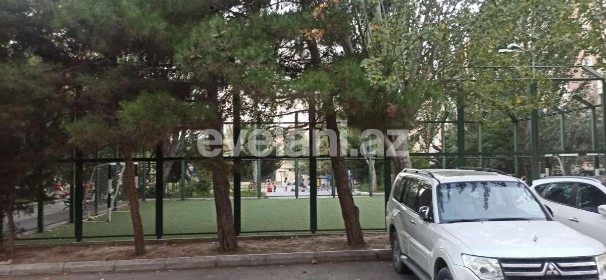 Kirayə verilir, köhnə tikili, 4 otaqlı, 126 m², Bakı, Nəsimi r, 2-ci mikrorayon q, Memar Əcəmi m.