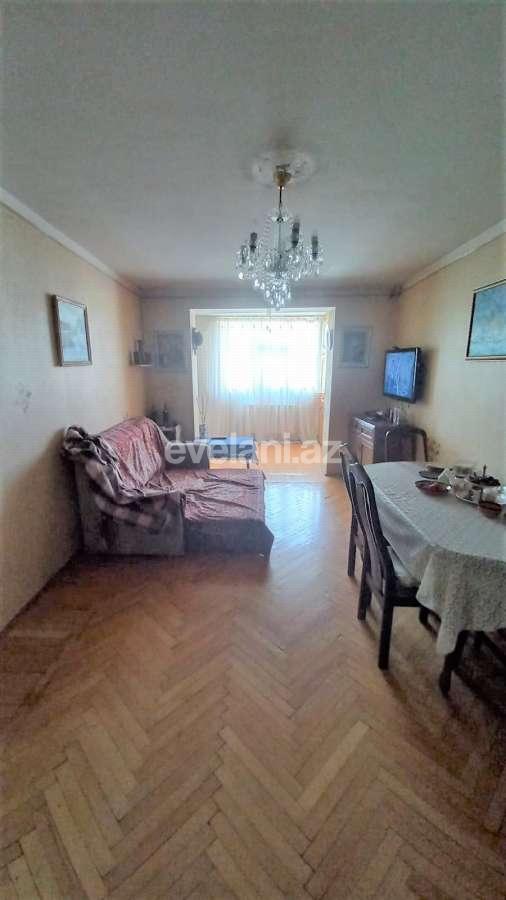 Satılır, köhnə tikili, 3 otaqlı, 70 m², Bakı, Binəqədi r, Azadlıq prospekti m.