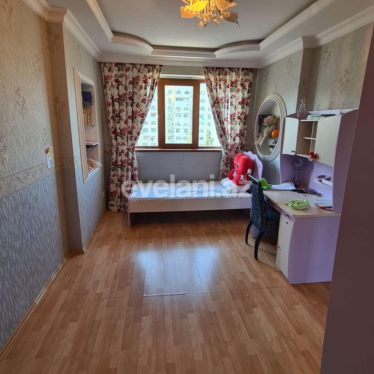 Satılır, köhnə tikili, 3 otaqlı, 75 m², Bakı, Xətai r, Xalqlar Dostluğu m.
