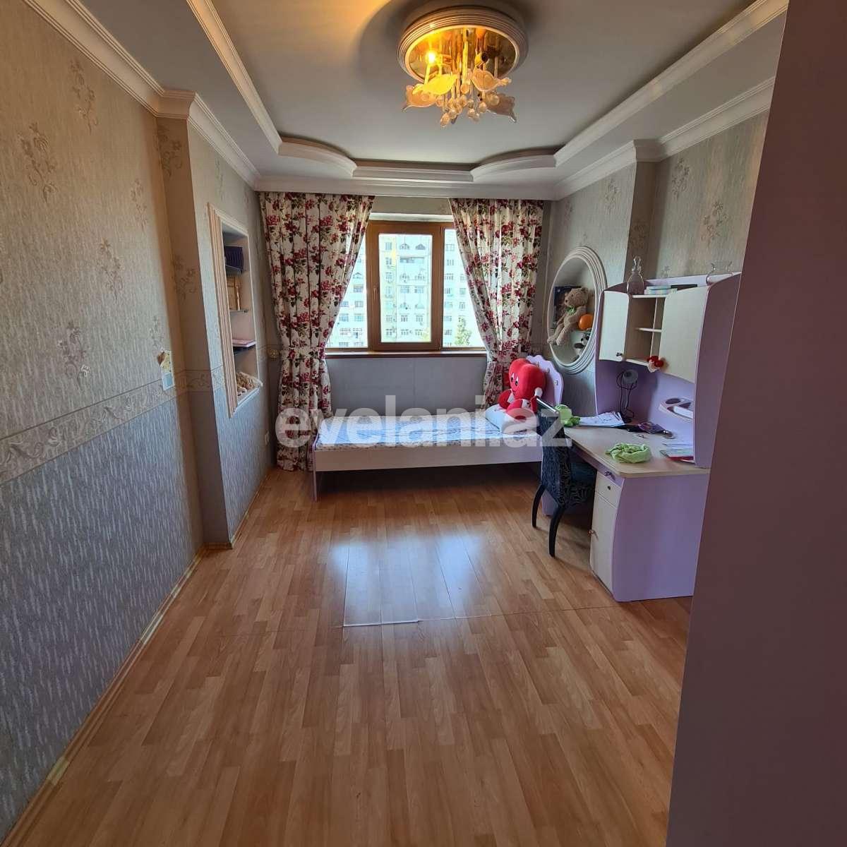 Satılır, köhnə tikili, 3 otaqlı, 75 m², Bakı, Xətai r, Xalqlar Dostluğu m.