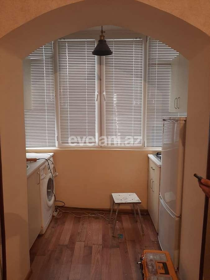 Satılır, köhnə tikili, 2 otaqlı, 35 m², Bakı, Yasamal r, Elmlər Akademiyası m.