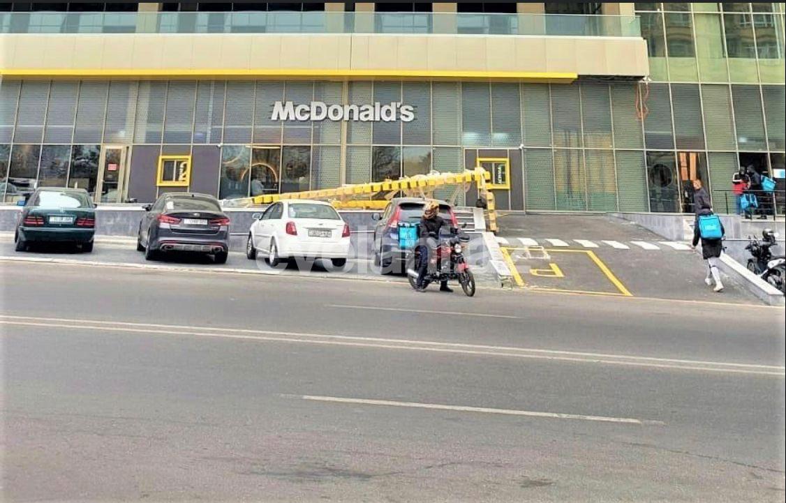 Satılır, köhnə tikili, 4 otaqlı, 90 m², Bakı, Yasamal r, Elmlər Akademiyası m.