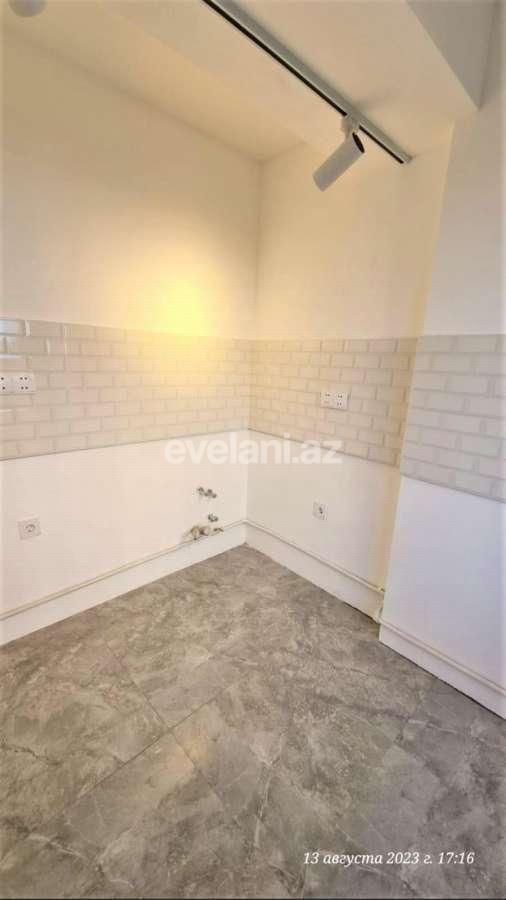 Satılır, köhnə tikili, 4 otaqlı, 90 m², Bakı, Yasamal r, Elmlər Akademiyası m.