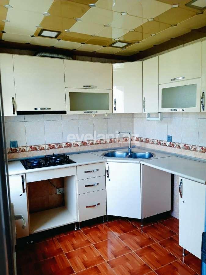 Kirayə verilir, köhnə tikili, 2 otaqlı, 50 m², Bakı, Nizami r, Neftçilər m.