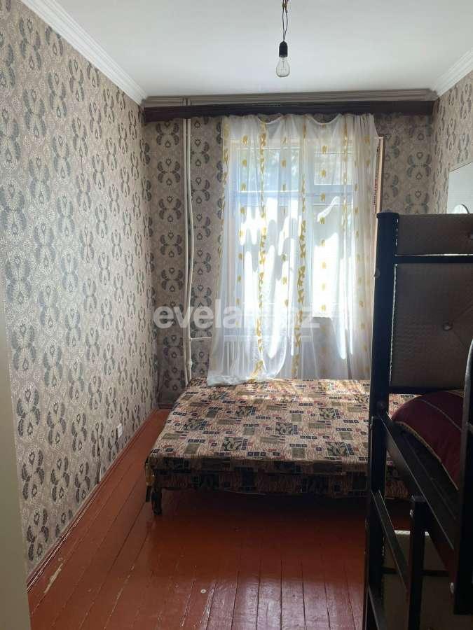 Satılır, köhnə tikili, 3 otaqlı, 50 m², Bakı, Nəsimi r, 3-cü mikrorayon q, Memar Əcəmi m.