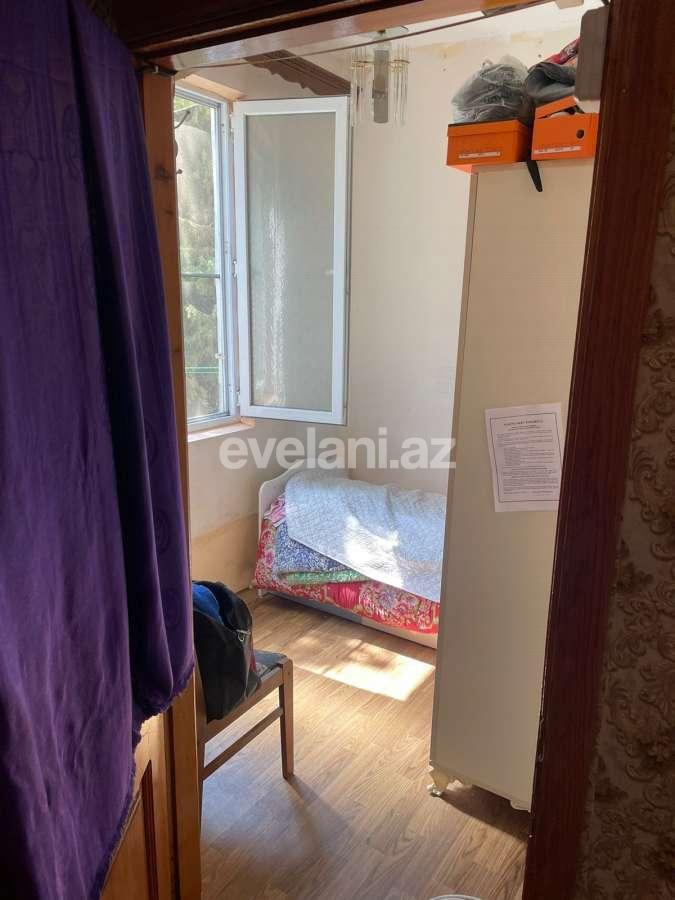 Satılır, köhnə tikili, 3 otaqlı, 50 m², Bakı, Nəsimi r, 3-cü mikrorayon q, Memar Əcəmi m.
