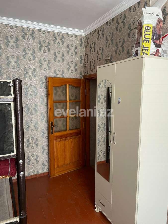 Satılır, köhnə tikili, 3 otaqlı, 50 m², Bakı, Nəsimi r, 3-cü mikrorayon q, Memar Əcəmi m.