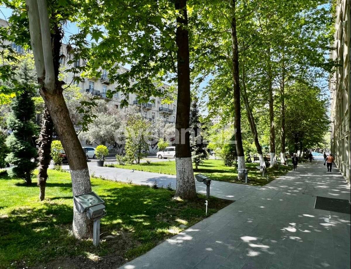 Satılır, köhnə tikili, 4 otaqlı, 89.99 m², Bakı, Yasamal r, Elmlər Akademiyası m.