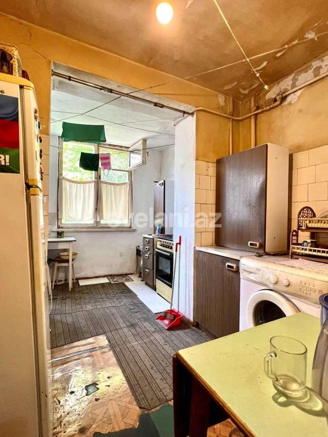 Satılır, köhnə tikili, 4 otaqlı, 89.99 m², Bakı, Yasamal r, Elmlər Akademiyası m.