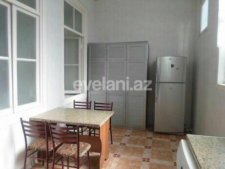 Satılır, köhnə tikili, 2 otaqlı, 82 m², Bakı, Nəsimi r, 28 may m.