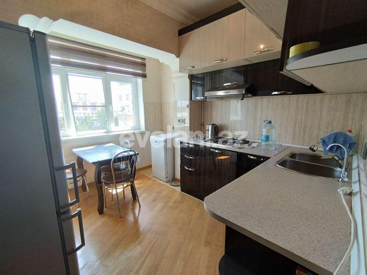 Satılır, köhnə tikili, 3 otaqlı, 80 m², Bakı, Nizami r, 8-ci kilometr q, Xalqlar Dostluğu m.