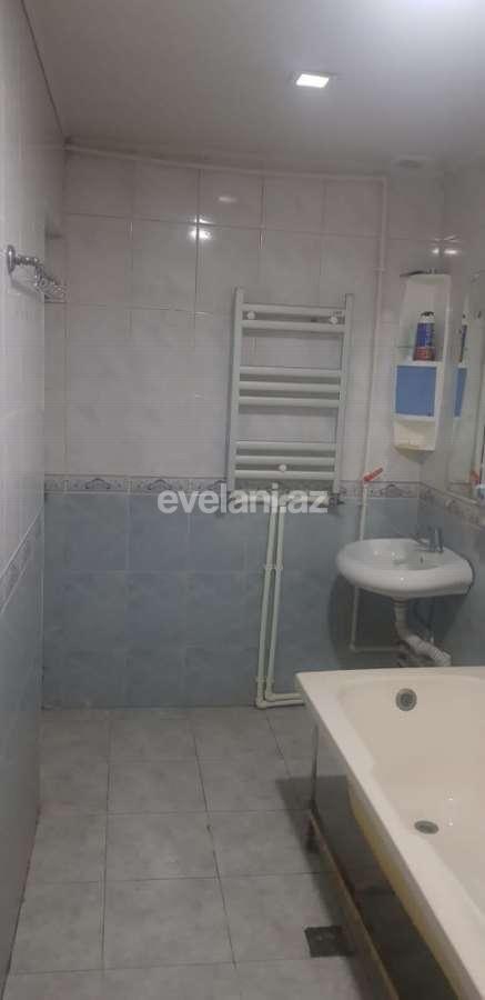 Satılır, köhnə tikili, 2 otaqlı, 65 m², Bakı, Binəqədi r, 7-ci mikrorayon q, İnşaatçılar m.