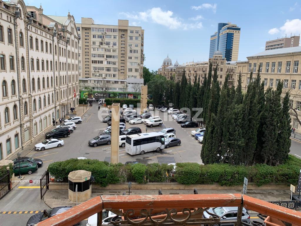 Сдаётся, вторичка, 2-комнаты, 77 m², Баку, Сабаильский r, Сахил m.