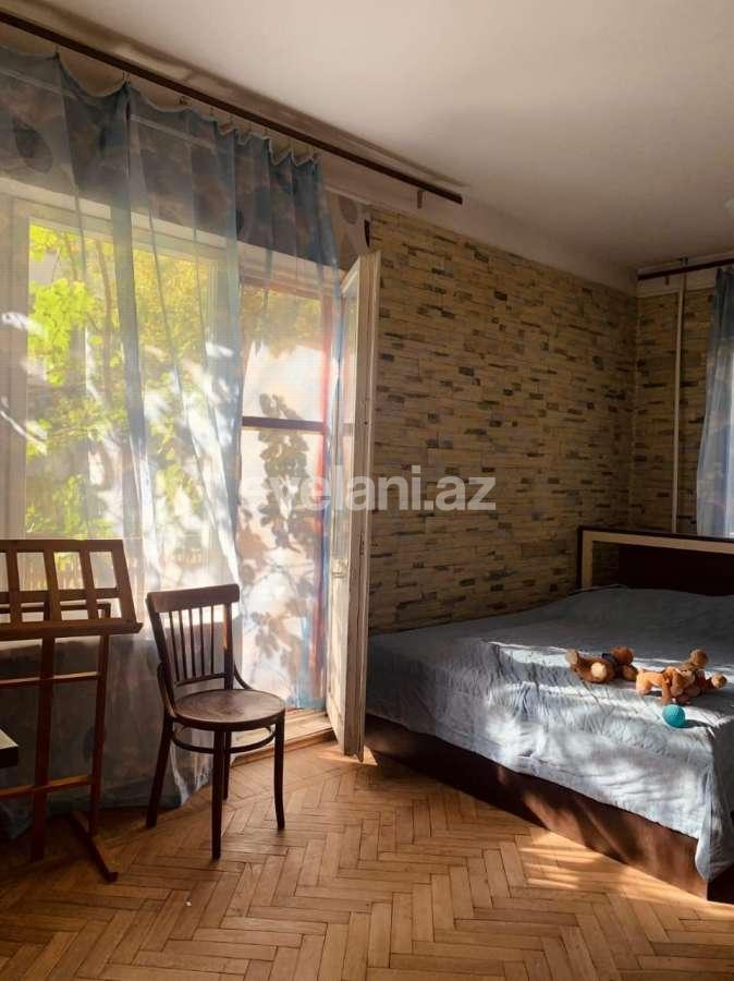 Kirayə verilir, köhnə tikili, 4 otaqlı, 110 m², Bakı, Binəqədi r, 8-ci mikrorayon q, Azadlıq prospekti m.