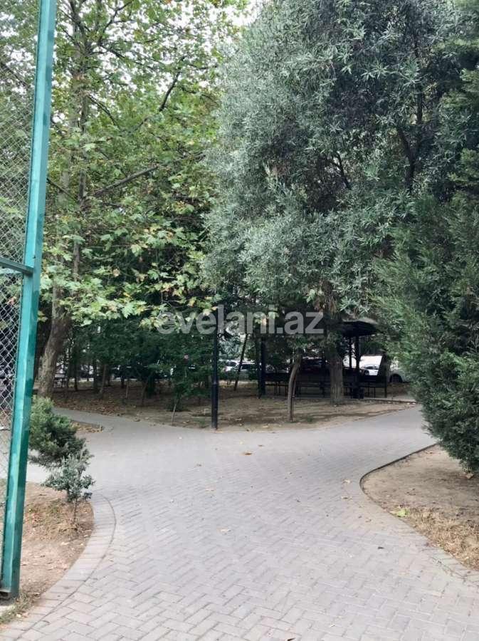 Kirayə verilir, köhnə tikili, 4 otaqlı, 110 m², Bakı, Binəqədi r, 8-ci mikrorayon q, Azadlıq prospekti m.