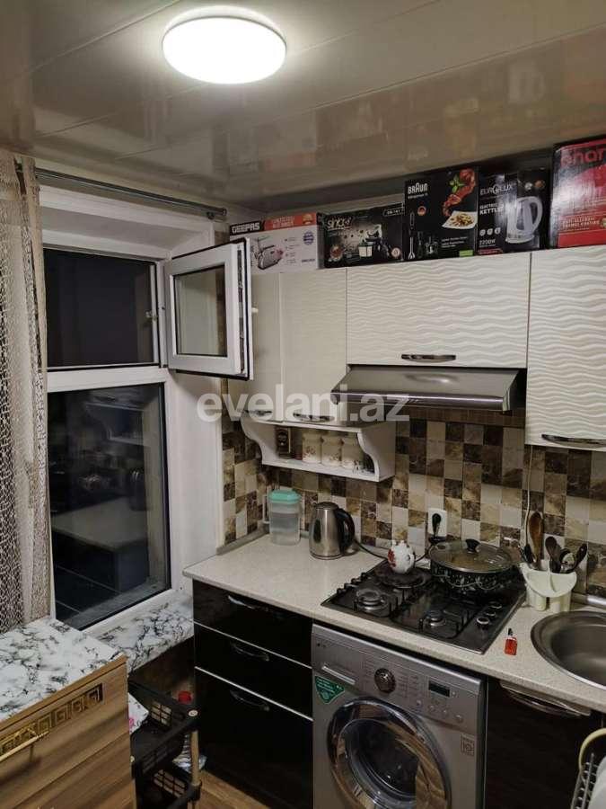Satılır, köhnə tikili, 2 otaqlı, 50 m², Bakı, Yasamal r, Elmlər Akademiyası m.