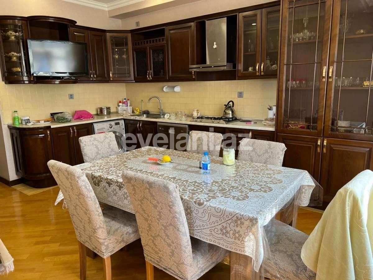 Satılır, yeni tikili, 3 otaqlı, 138 m², Bakı, Nəsimi r, 4-cü mikrorayon q, Memar Əcəmi m.