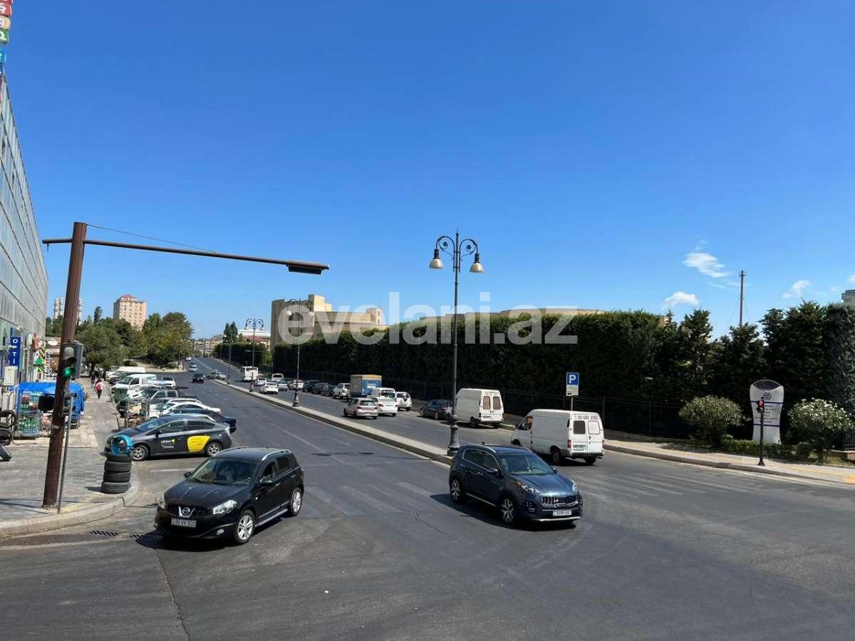 Satılır, yeni tikili, 3 otaqlı, 138 m², Bakı, Nəsimi r, 4-cü mikrorayon q, Memar Əcəmi m.