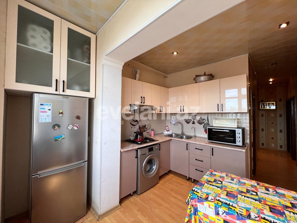 Продаётся, вторичка, 3-комнаты, 80 m², Баку, Сураханский r, Ени Гюнешли p, Халглар Достлугу m.