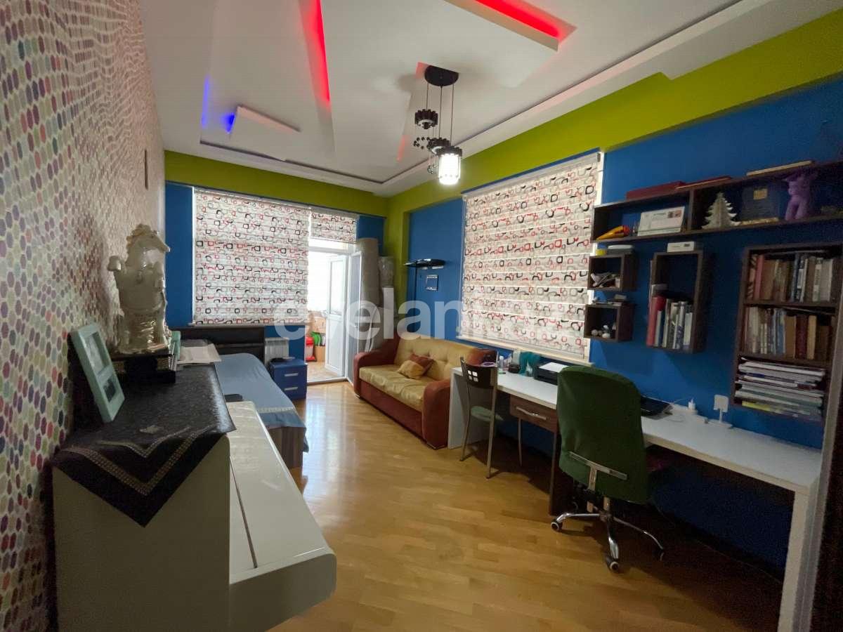 Satılır, yeni tikili, 3 otaqlı, 125 m², Bakı, Nizami r, Qara Qarayev m.