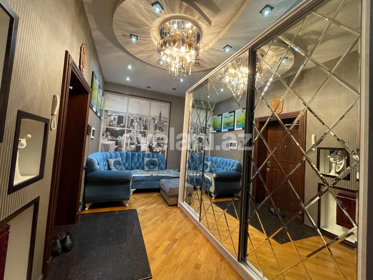 Satılır, yeni tikili, 3 otaqlı, 125 m², Bakı, Nizami r, Qara Qarayev m.