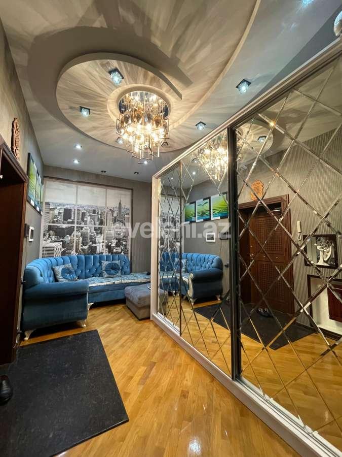 Satılır, yeni tikili, 3 otaqlı, 125 m², Bakı, Nizami r, Qara Qarayev m.