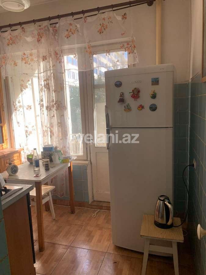 Kirayə verilir, köhnə tikili, 4 otaqlı, 110 m², Bakı, Binəqədi r, 8-ci mikrorayon q, Azadlıq prospekti m.