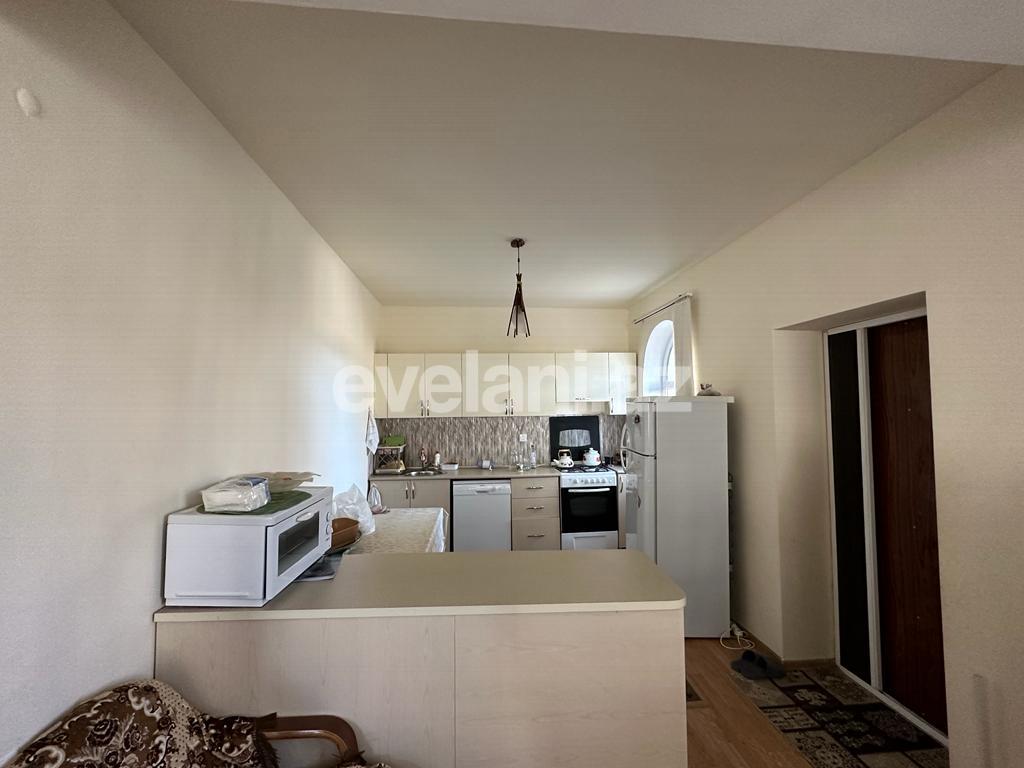 Satılır, həyət evi / bağ, 9 otaqlı, 350 m², Bakı, Abşeron r, Novxanı q.