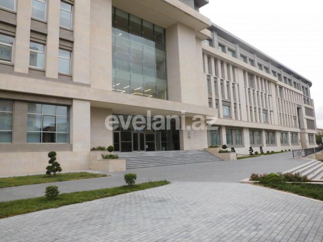 Satılır, köhnə tikili, 3 otaqlı, 70 m², Bakı, Yasamal r, Elmlər Akademiyası m.