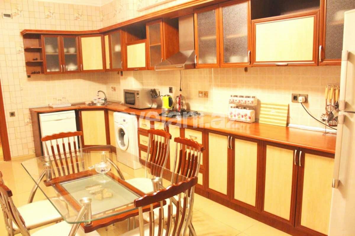 Kirayə verilir, yeni tikili, 4 otaqlı, 180 m², Bakı, Yasamal r, Nizami m.
