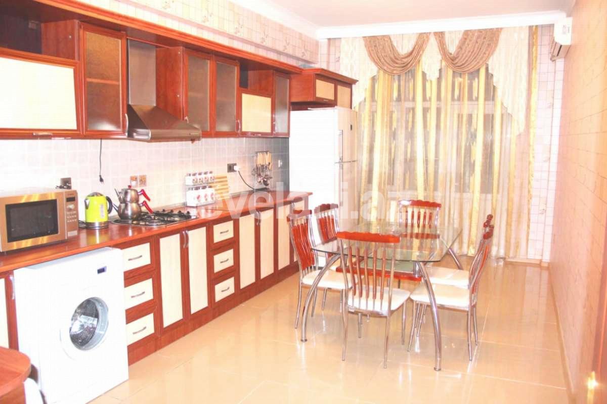 Kirayə verilir, yeni tikili, 4 otaqlı, 180 m², Bakı, Yasamal r, Nizami m.