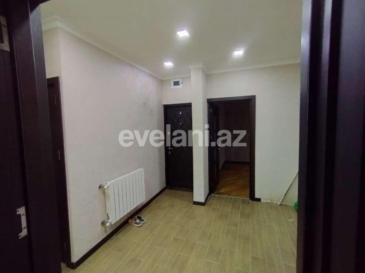 Satılır, köhnə tikili, 4 otaqlı, 100 m², Bakı, Binəqədi r, 8-ci mikrorayon q, Azadlıq prospekti m.