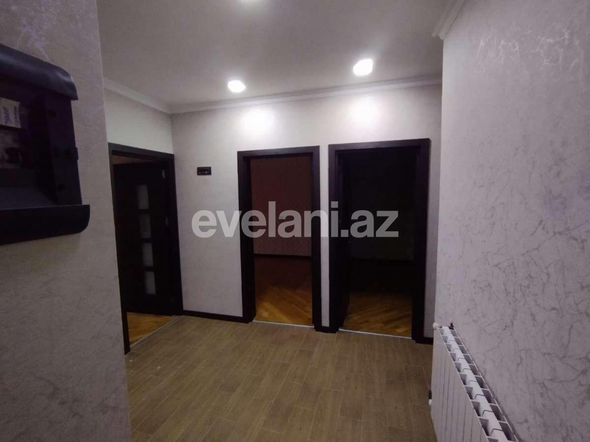 Satılır, köhnə tikili, 4 otaqlı, 100 m², Bakı, Binəqədi r, 8-ci mikrorayon q, Azadlıq prospekti m.