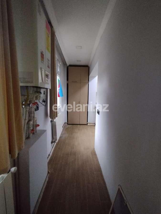 Satılır, köhnə tikili, 4 otaqlı, 100 m², Bakı, Binəqədi r, 8-ci mikrorayon q, Azadlıq prospekti m.