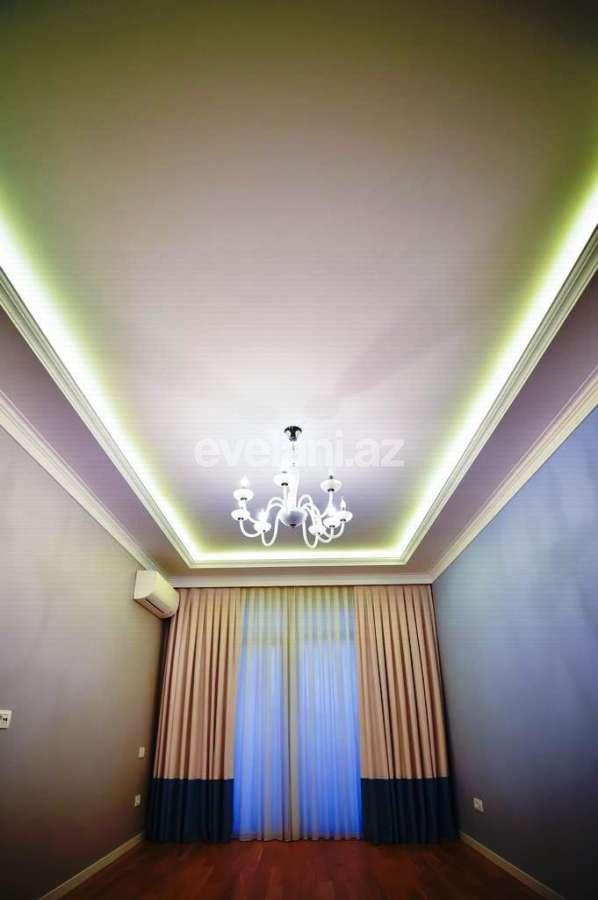 Satılır, yeni tikili, 4 otaqlı, 136 m², Bakı, Yasamal r, Yasamal q, Elmlər Akademiyası m.