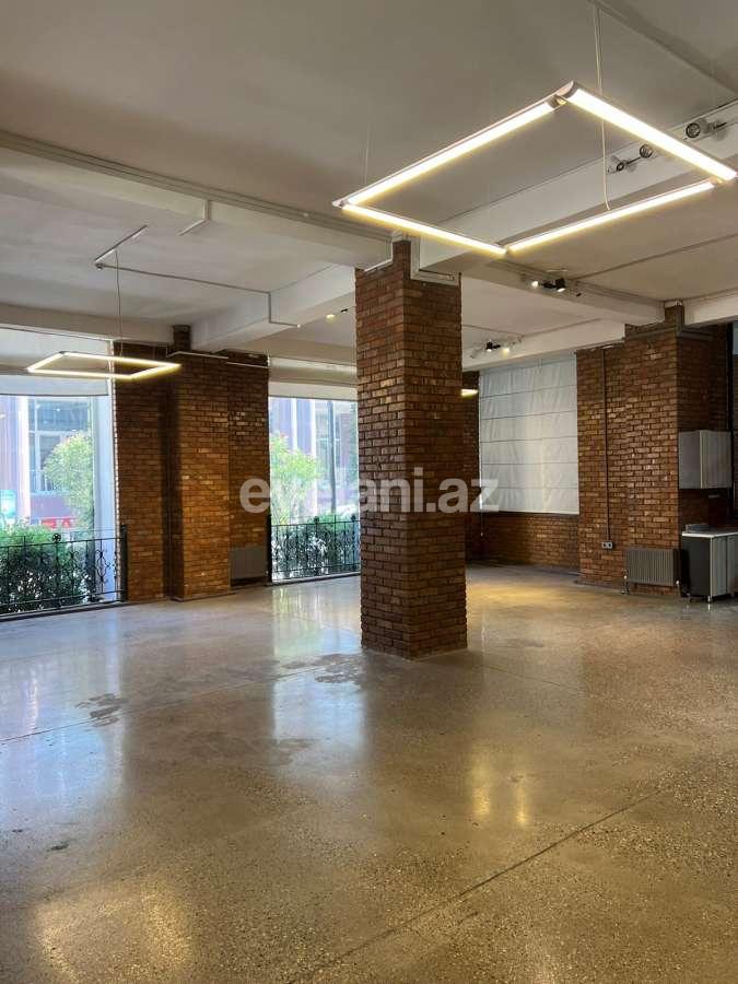 Сдаётся, офис, 3-комнаты, 180 m², Баку, Сабаильский r, Ичери Шехер m.