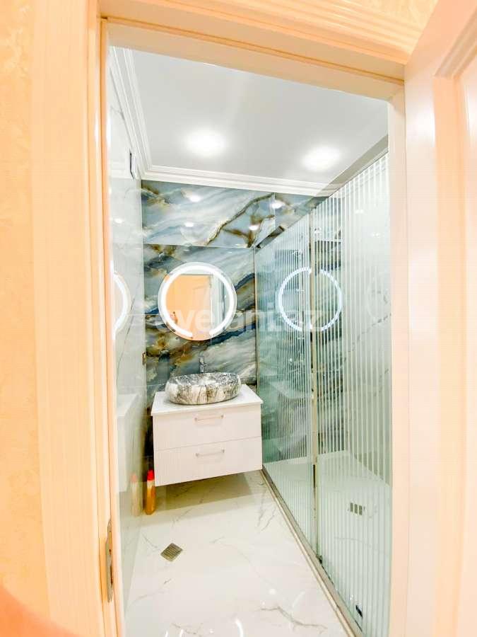 Satılır, yeni tikili, 3 otaqlı, 124 m², Bakı, Nizami r, Qara Qarayev m.