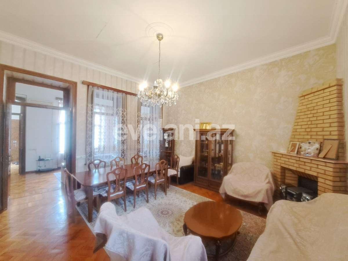 Satılır, köhnə tikili, 4 otaqlı, 100 m², Bakı, Səbail r, İçəri Şəhər m.