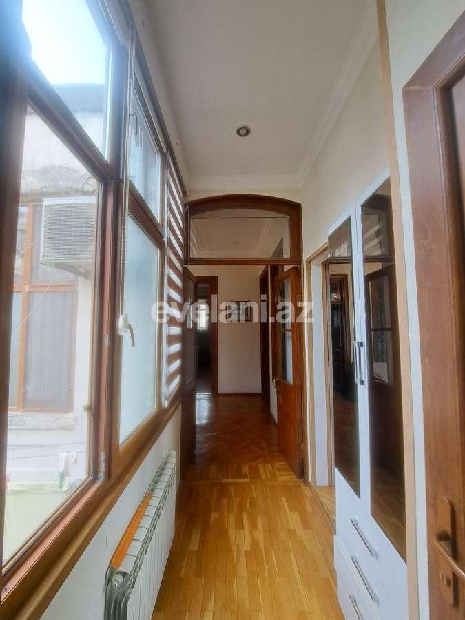 Satılır, köhnə tikili, 4 otaqlı, 100 m², Bakı, Səbail r, İçəri Şəhər m.