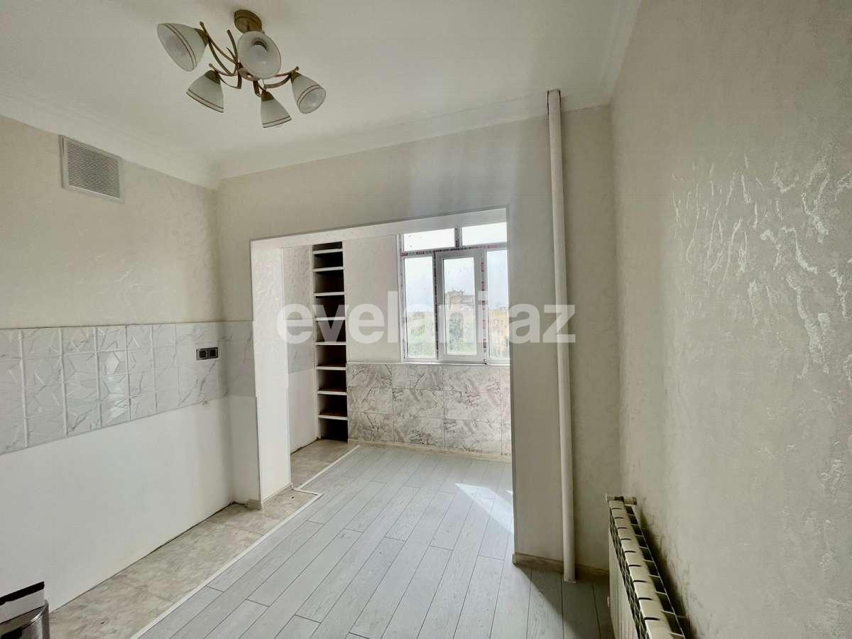 Satılır, köhnə tikili, 3 otaqlı, 80 m², Bakı, Həzi Aslanov q, Həzi Aslanov m.