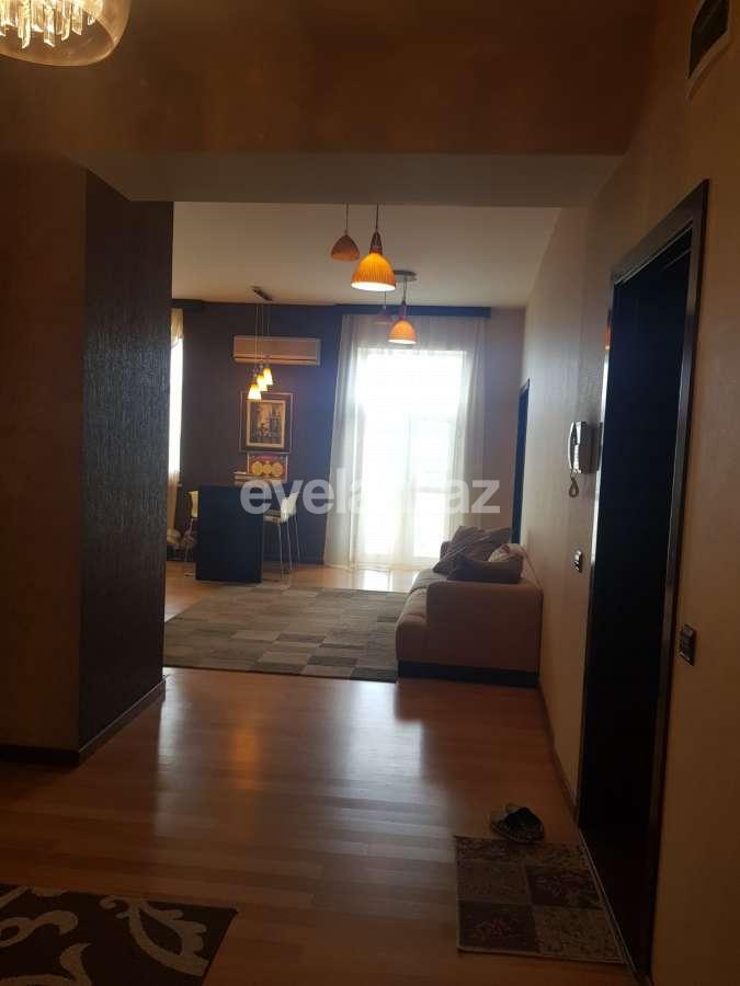 Satılır, köhnə tikili, 5 otaqlı, 200 m², Bakı, Nizami r.